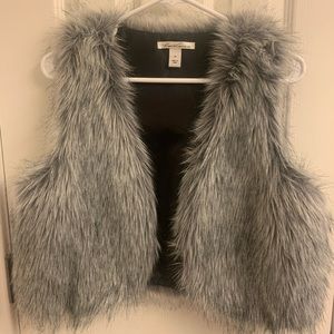 Kenneth Cole faux fur vest size M